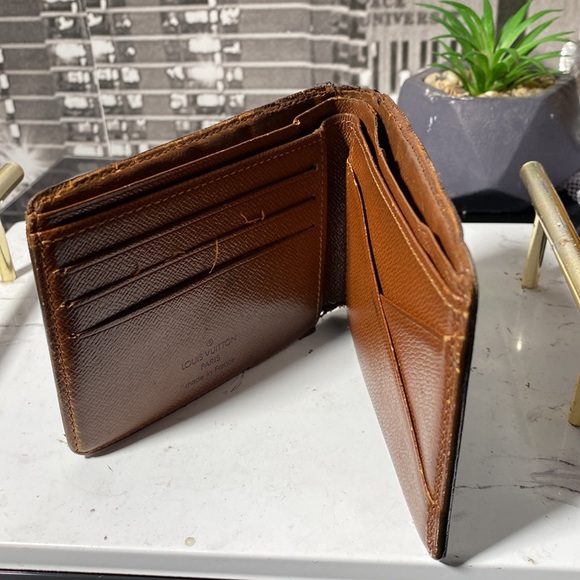 Authentic Louis Vuitton Monogram Bifold Wallet - Picture 7 of 12